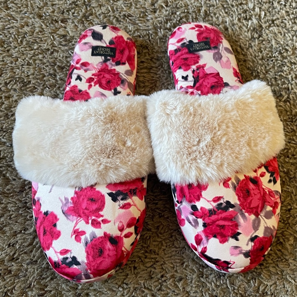 Victoria Secret Floral Slippers M